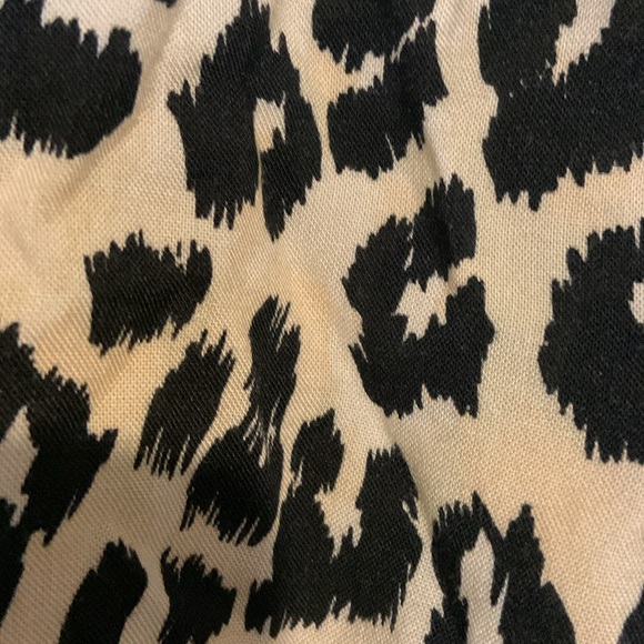 TOPSHOP - long leopard print button up blouse - Picture 3 of 4